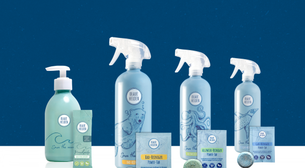 Die Produkte von Blaue Helden sind laut Herstellerangaben im Vergleich zu herkömmlichen Reinigungsprodukten 25-mal nachhaltiger.